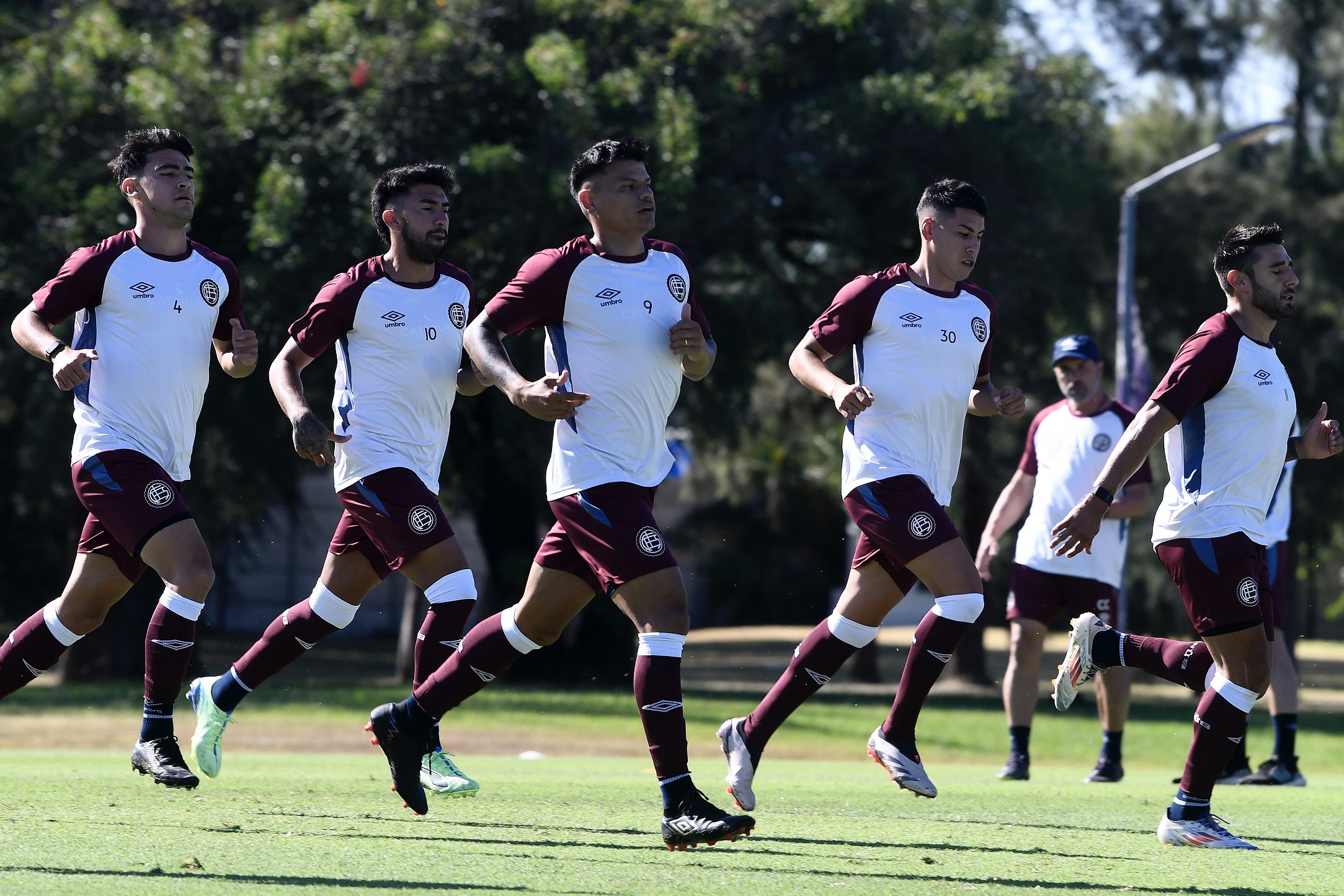 EL PLANTEL DE LANÚS ENTRA EN LICENCIA