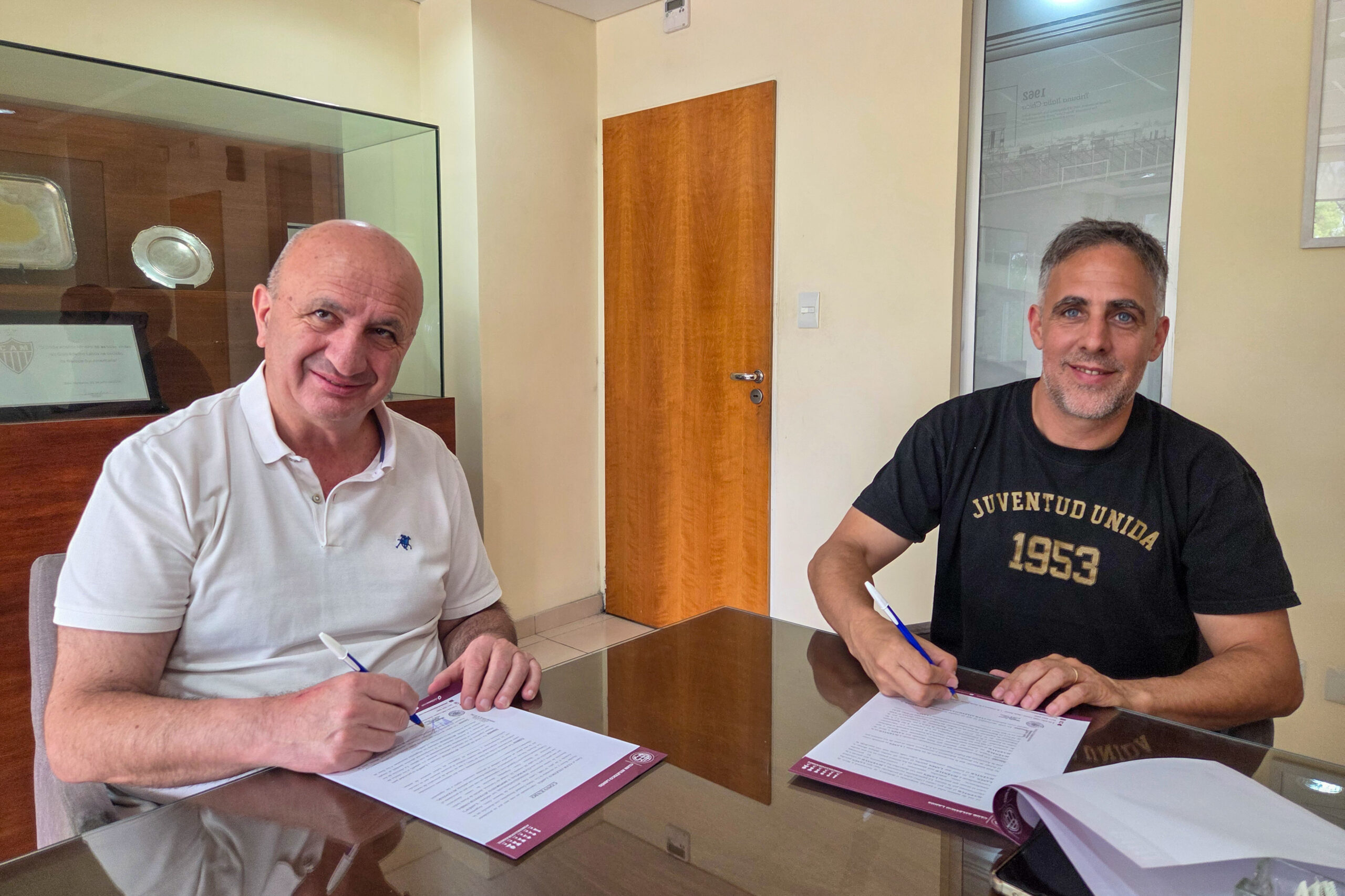 CONVENIO DE COLABORACIÓN ENTRE LANÚS Y EL CLUB JUVENTUD UNIDA