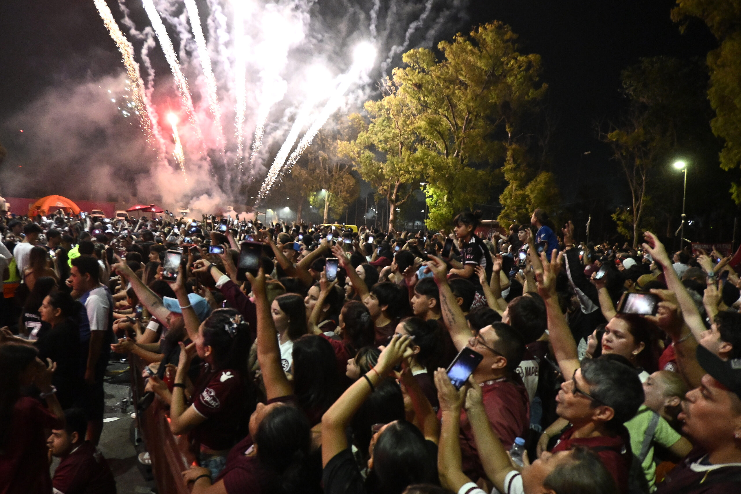 FESTEJOS POR EL 18º DÍA DEL HINCHA DE LANÚS