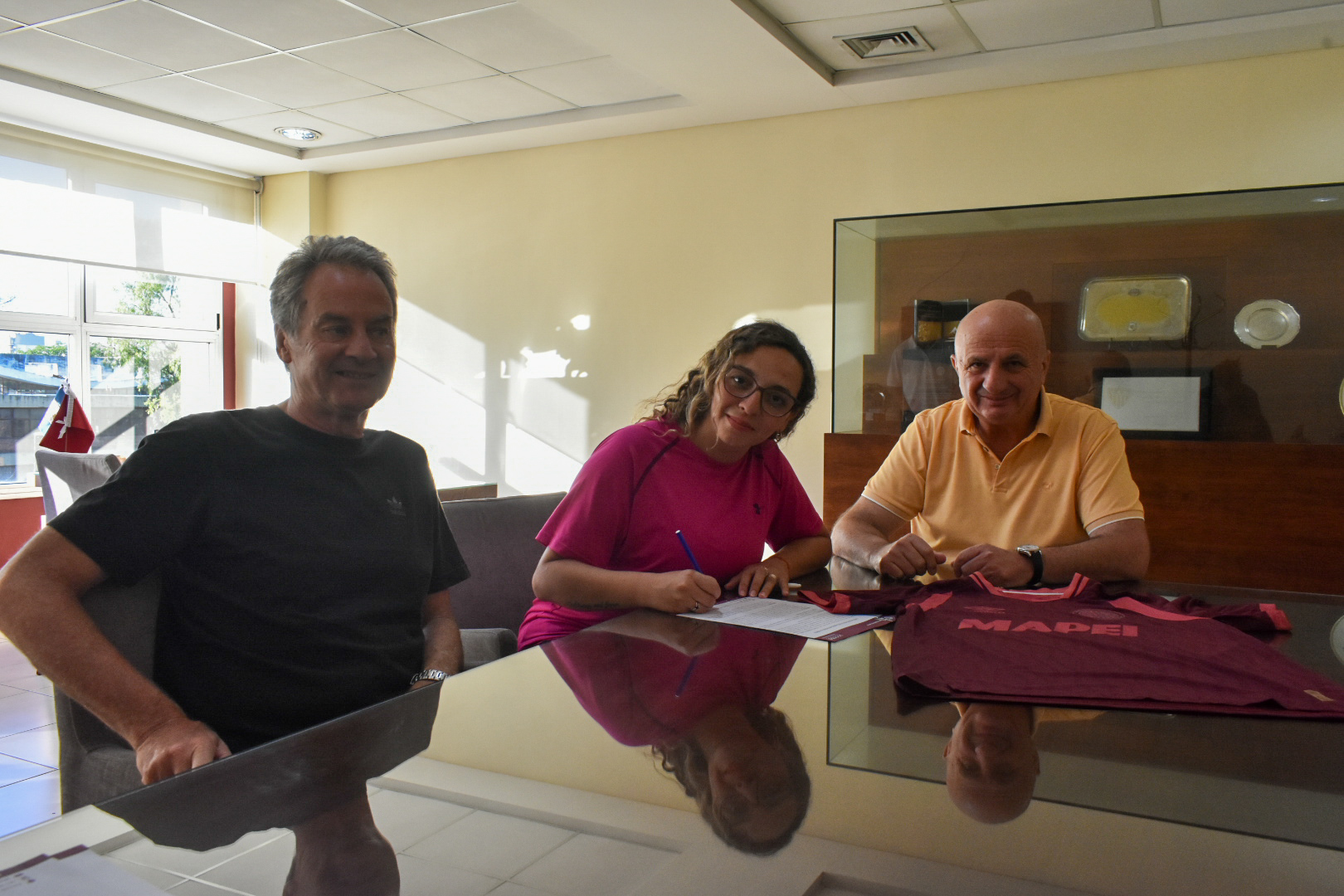 DANIELA RODIO FIRMÓ SU VÍNCULO CON LANÚS