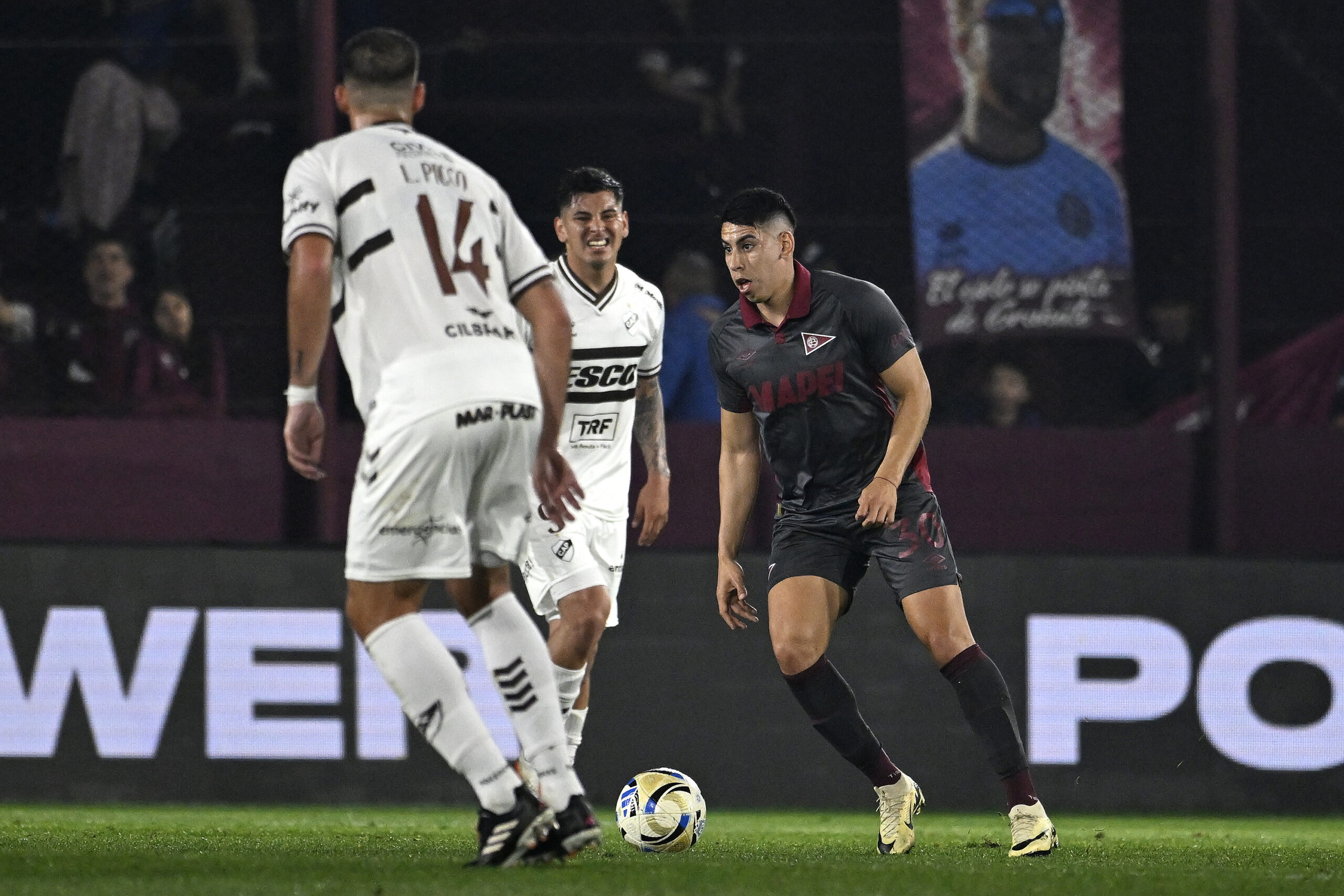 PROCESO DE ACREDITACIÓN ABIERTO PARA LANÚS-PLATENSE
