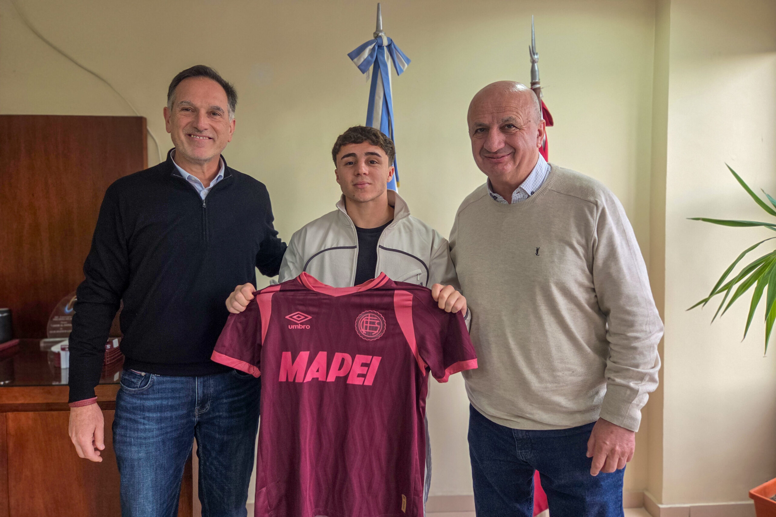RENOVACIONES DE BENJAMÍN ACOSTA, THIAGO LAPLACE Y FACUNDO SÁNCHEZ