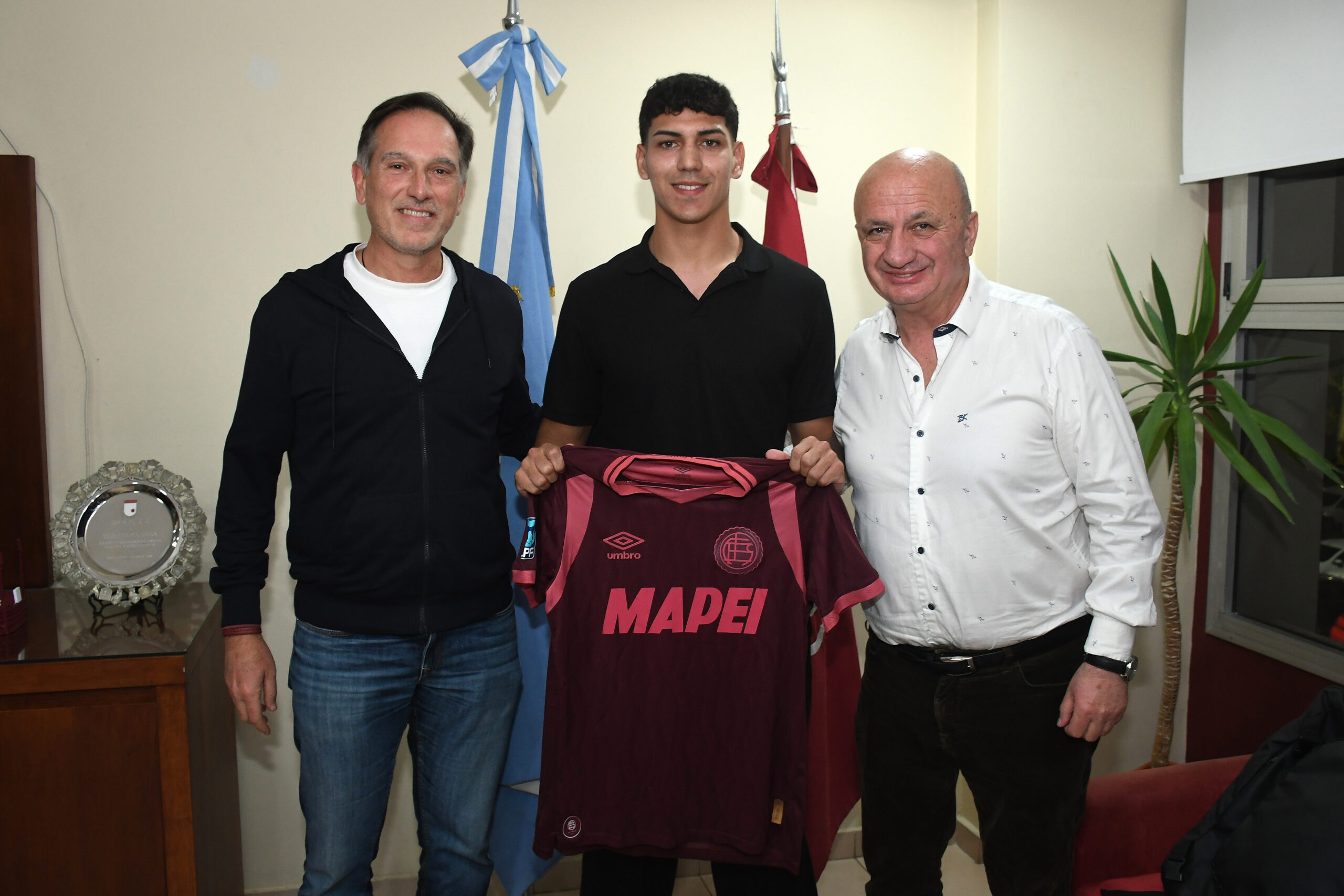 ALLAN WLK SE INCORPORA AL CLUB ATLÉTICO LANÚS