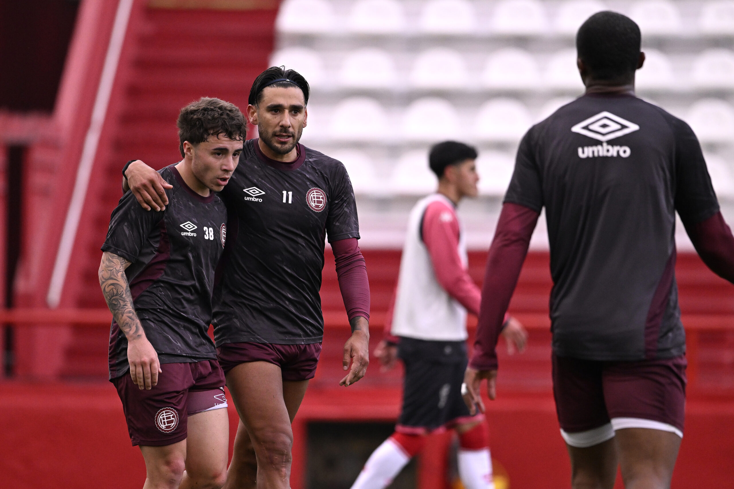 JORNADA AMISTOSA ANTE HURACÁN EN PARQUE PATRICIOS