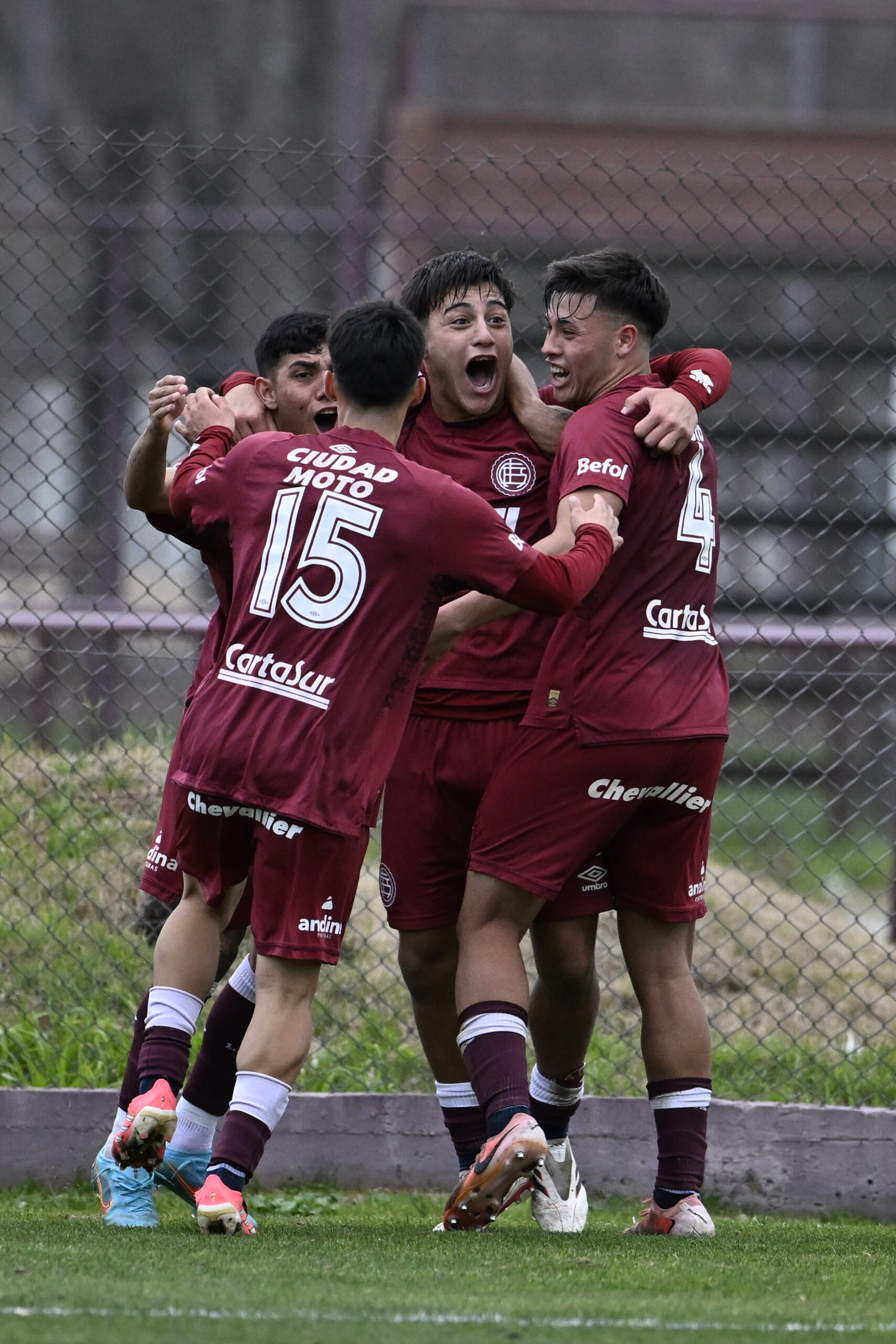 LANÚS JUEGA ANTE ESTUDIANTES DE RÍO CUARTO POR LA FECHA 3